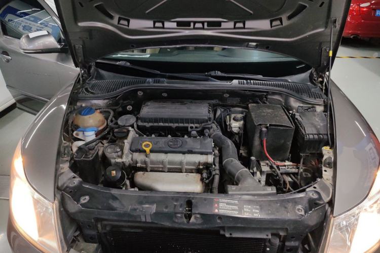 Used Skoda Octavia 2015 Classic Model 1.6L Automatic Elegance Edition Engine Bay