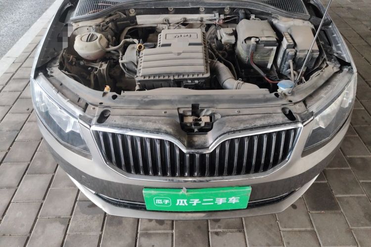 Used Skoda Octavia 2015 1.6L Manual Yijun Edition Engine Bay