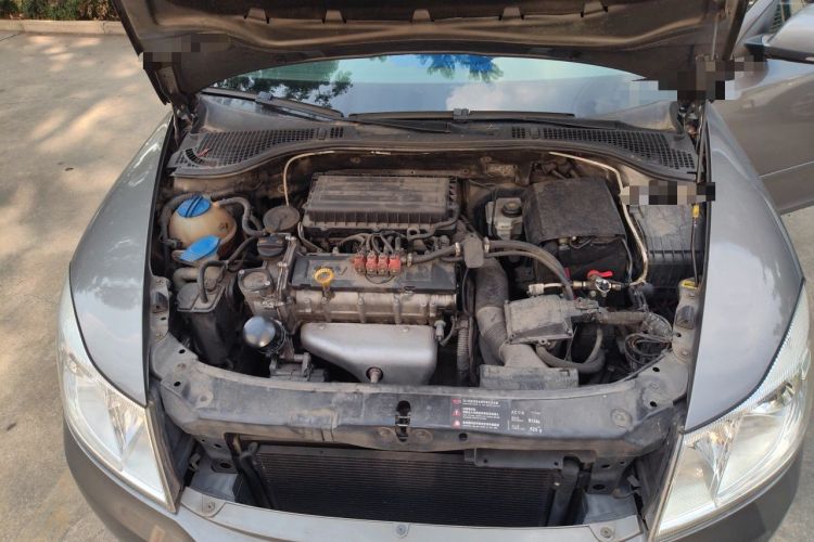 Used Skoda Octavia 2015 Classic Model 1.6L Manual Yijie Edition Engine Bay