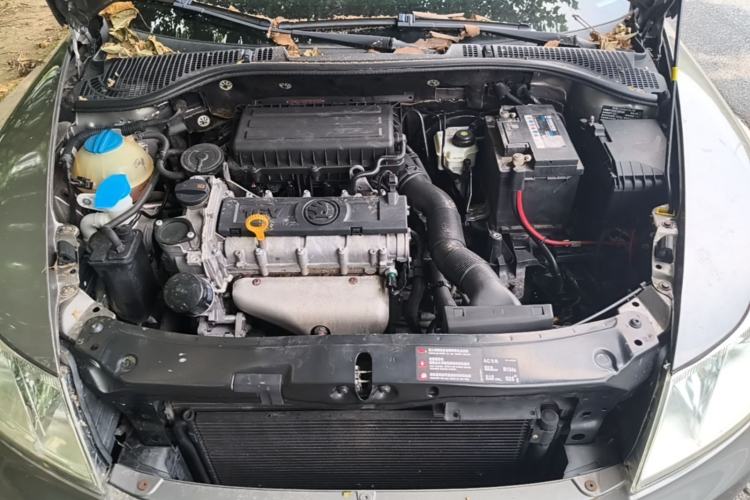Used Skoda Octavia 2015 Classic Model 1.6L Automatic Yijie Version Engine Bay