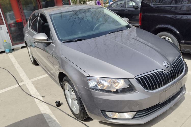 Used Skoda Octavia 2015 1.6L Automatic Yijie Edition Exterior 1