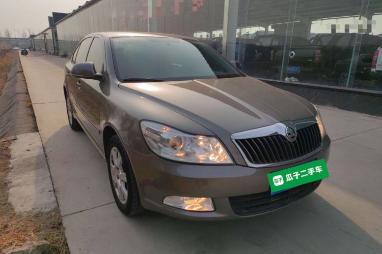 Used Skoda Octavia 2015 Classic Model 1.6L Manual Eado Version Exterior 1