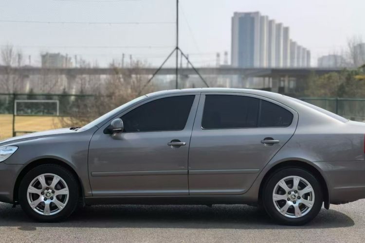 Used Skoda Octavia 2015 Classic Model 1.6L Manual Yijie Edition Exterior 2