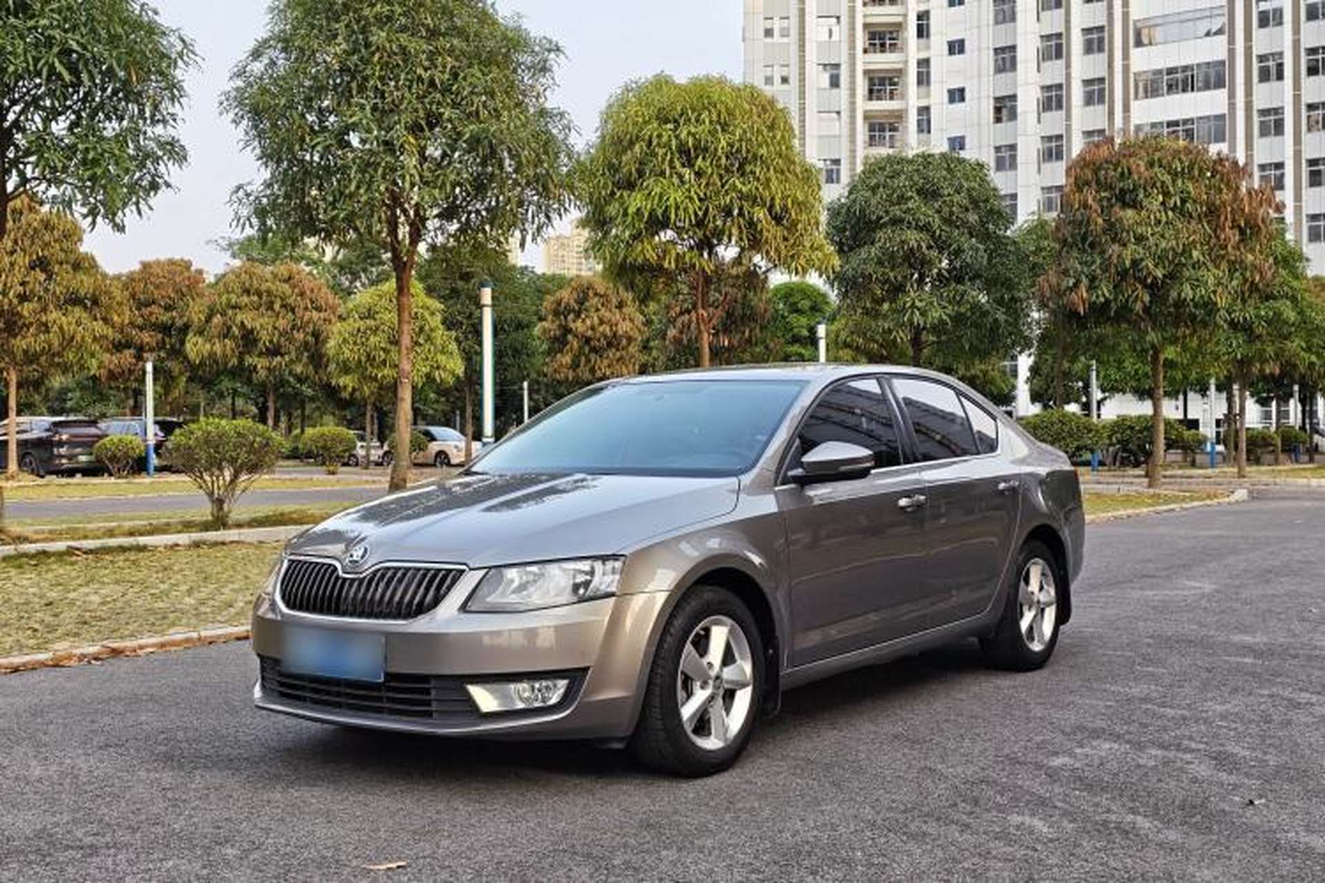 Used Skoda Octavia 2015 1.6L Automatic Yijie Edition Exterior 2