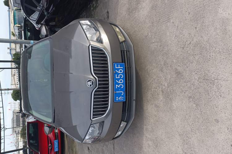 Used Skoda Octavia 2015 1.6L Automatic Yijun Edition Exterior 2