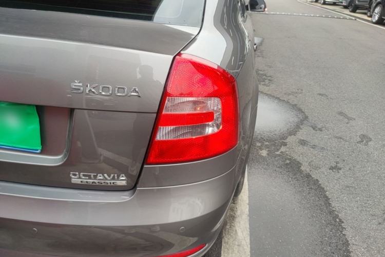 Used Skoda Octavia 2015 Classic Model 1.6L Manual Yijie Edition Exterior 3