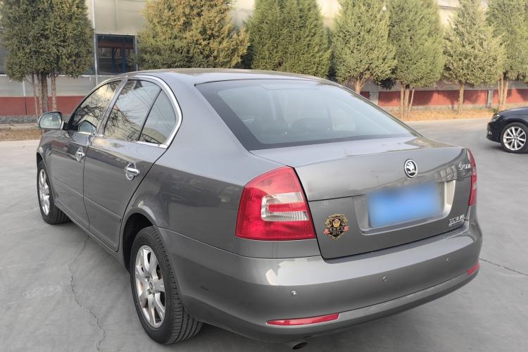 Used Skoda Octavia 2015 Classic Model 1.6L Automatic Elegance Edition Exterior 3