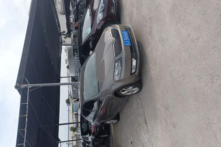 Used Skoda Octavia 2015 1.6L Automatic Yijun Edition Exterior 3