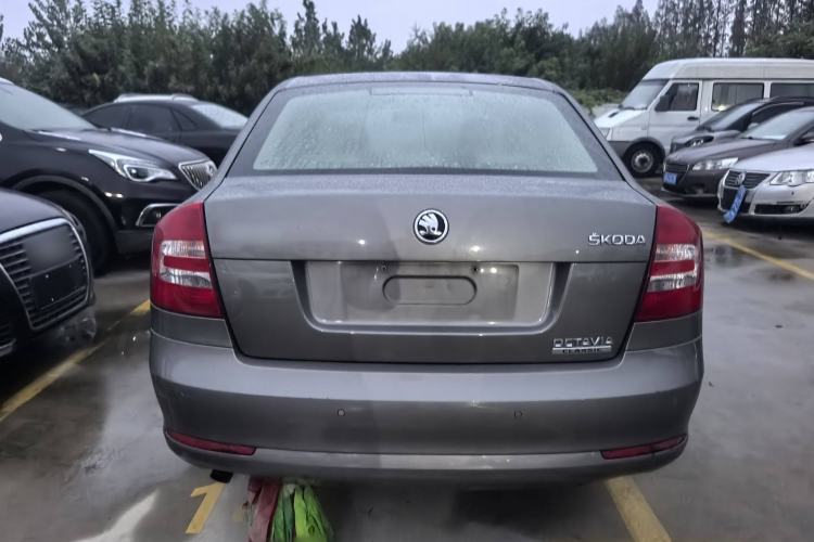 Used Skoda Octavia 2015 Classic Model 1.6L Automatic Yijie Version Exterior 4