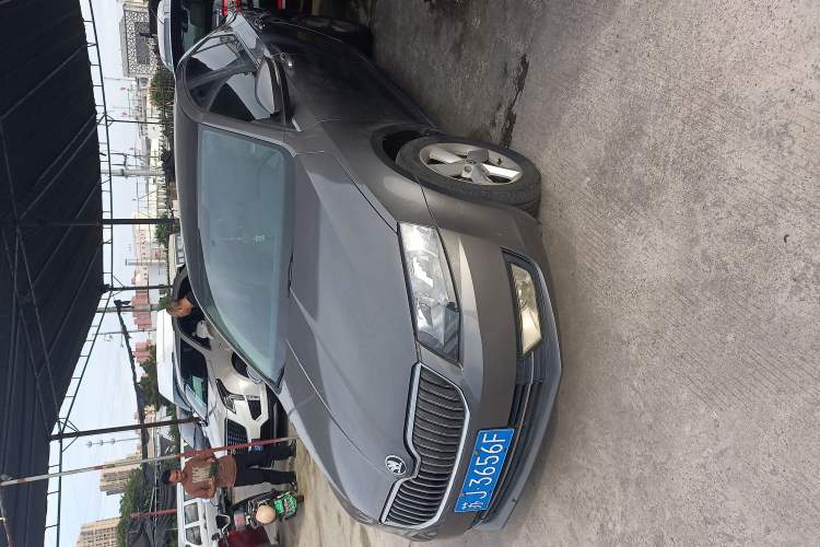 Used Skoda Octavia 2015 1.6L Automatic Yijun Edition Exterior 4