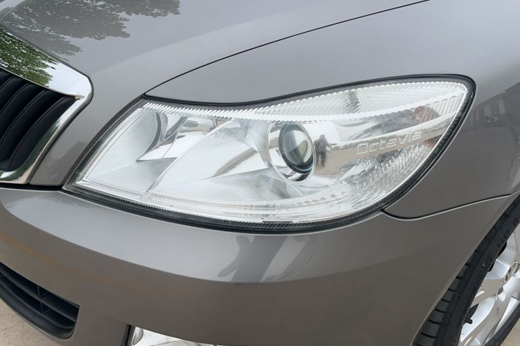 Used Skoda Octavia 2015 Classic Model 1.6L Automatic Yijie Version Exterior 6