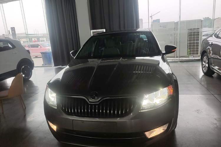 Used Skoda Octavia 2015 1.4TSI DSG Yijun Edition Front