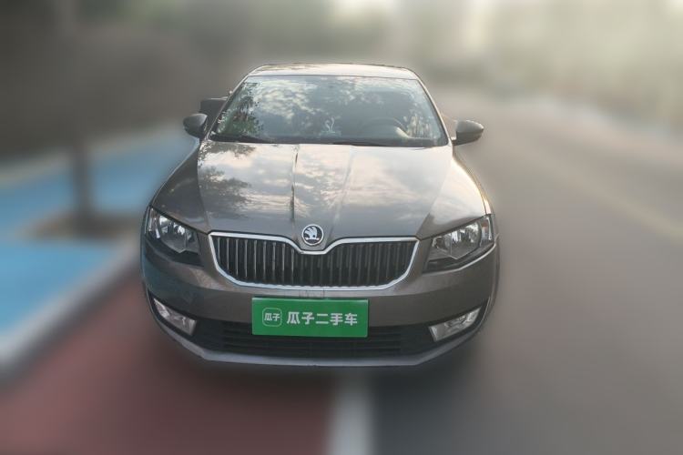 Used Skoda Octavia 2015 1.6L Automatic Yijie Edition Front