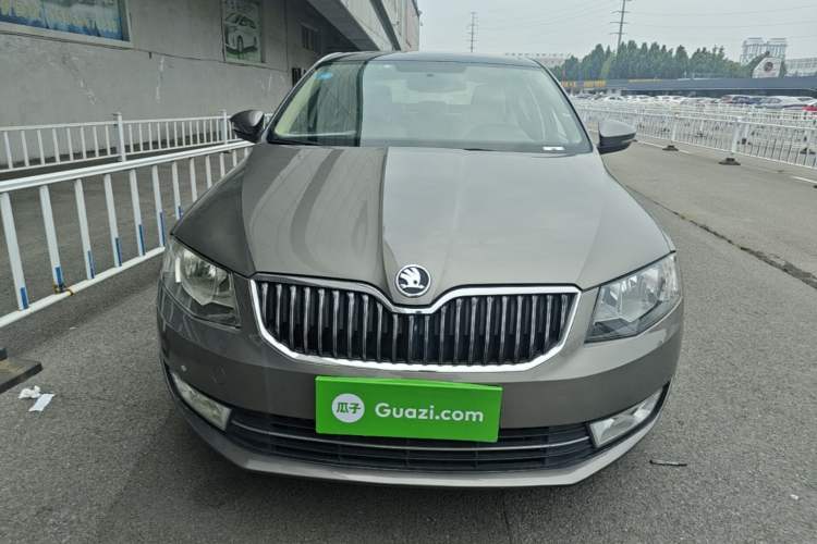 Used Skoda Octavia 2015 1.6L Automatic Yijun Edition Front