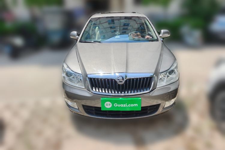 Used Skoda Octavia 2015 Classic Model 1.6L Manual Yijie Edition Front