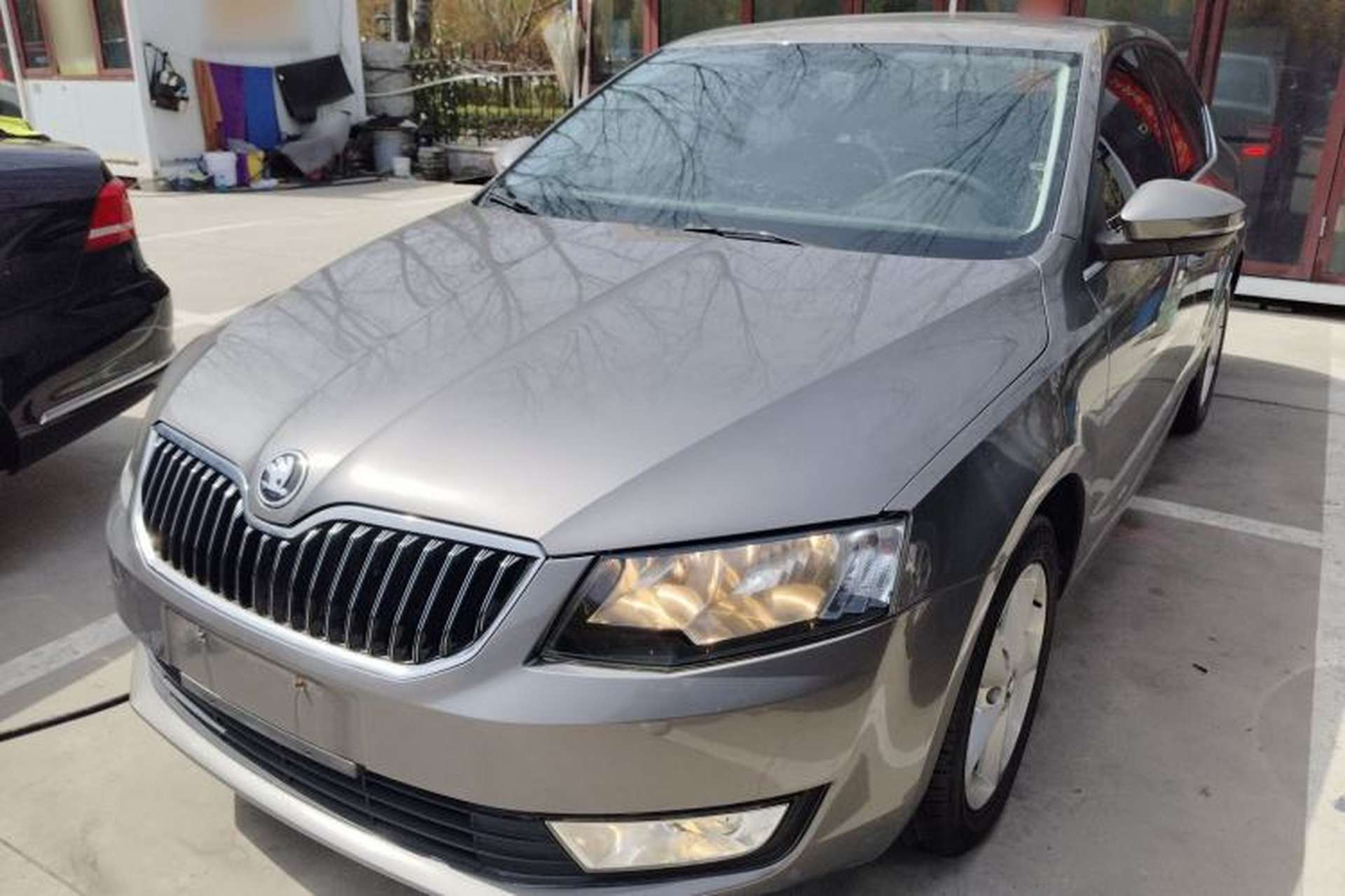 Used Skoda Octavia 2015 1.6L Automatic Yijie Edition Front Left 45 Deg
