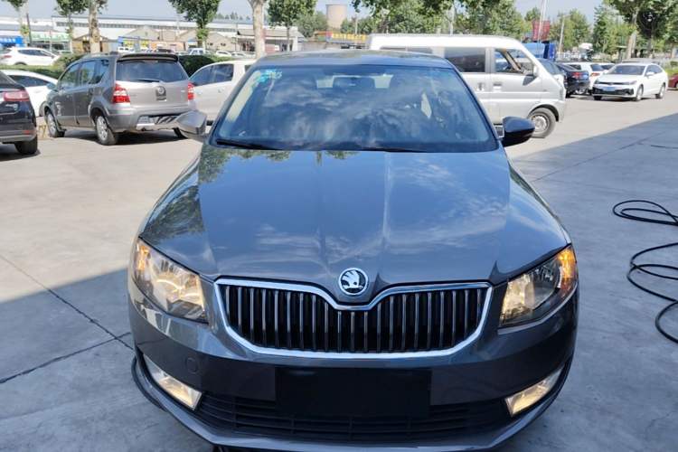 Used Skoda Octavia 2015 1.6L Automatic Yijie Edition Front