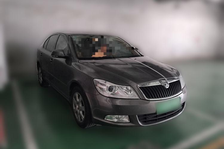 Used Skoda Octavia 2015 Classic Model 1.6L Manual Yijie Edition Front Right 45 Deg