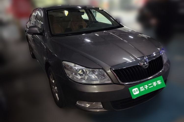 Used Skoda Octavia 2015 Classic Model 1.6L Automatic Yijie Version Front Right 45 Deg