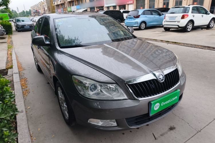 Used Skoda Octavia 2015 Classic Model 1.6L Automatic Yijie Version Front Right 45 Deg