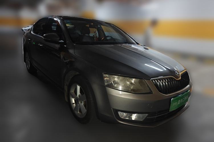 Used Skoda Octavia 2015 1.6L Automatic Yijun Edition Front Right 45 Deg