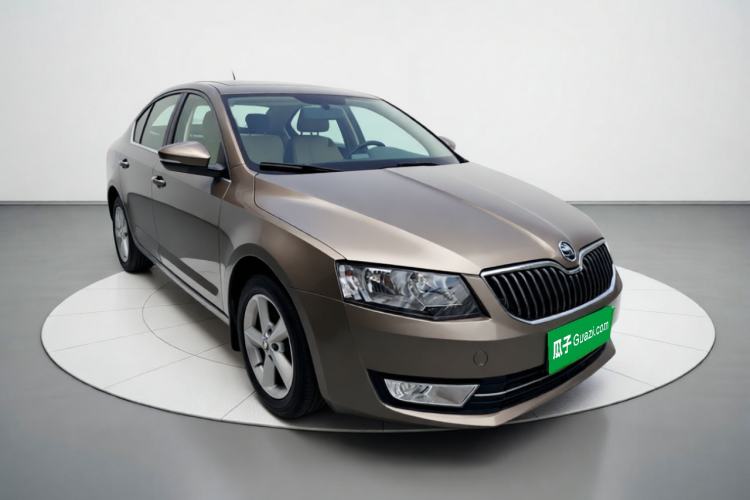 Used Skoda Octavia 2015 1.4TSI DSG Yijun Edition Front Right 45 Deg