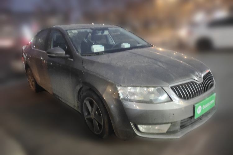Used Skoda Octavia 2015 1.6L Automatic Yijie Edition Front Right 45 Deg