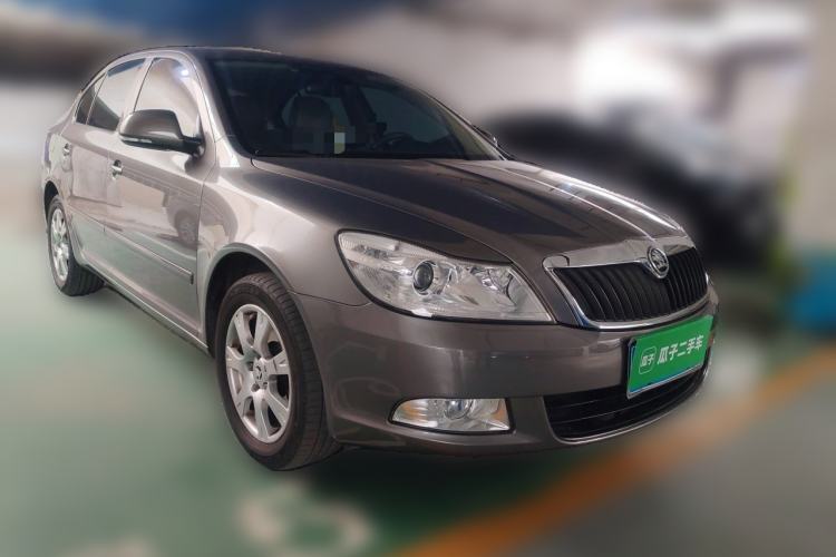Used Skoda Octavia 2015 Classic Model 1.6L Automatic Yijie Version Front Right 45 Deg
