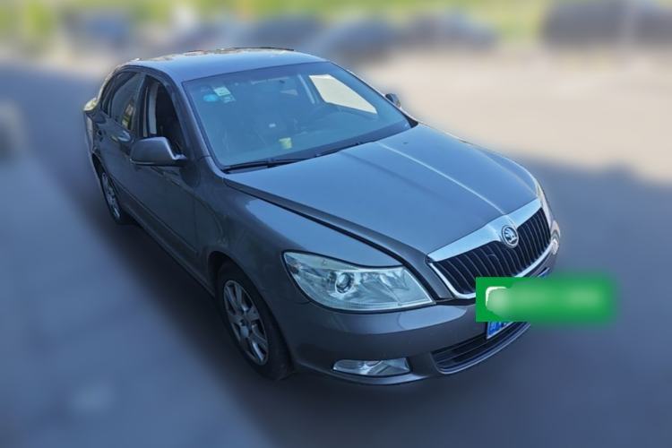 Used Skoda Octavia 2015 Classic Model 1.6L Manual Yijie Edition Front Right 45 Deg