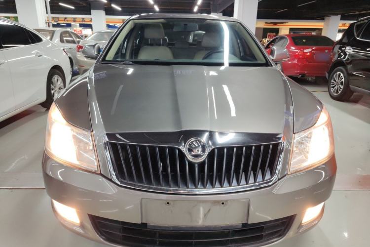 Used Skoda Octavia 2015 Classic Model 1.6L Automatic Elegance Edition Front