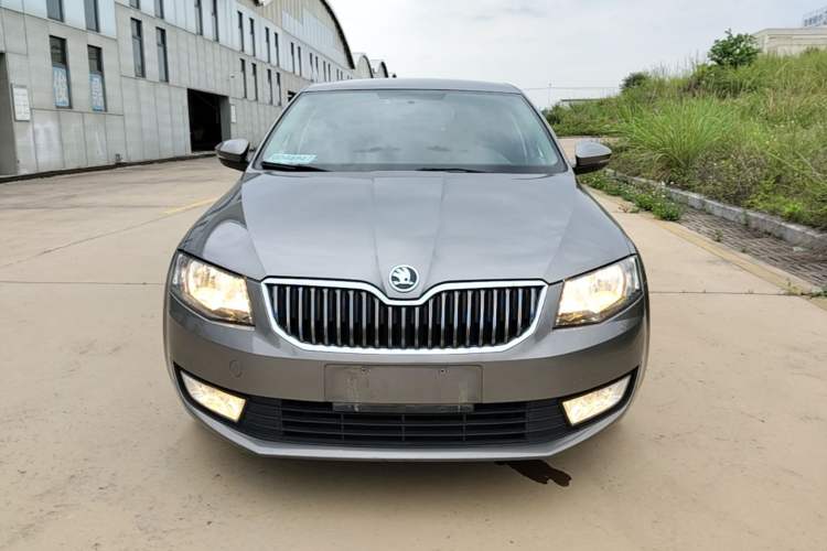 Used Skoda Octavia 2015 1.6L Automatic Yijie Edition Front