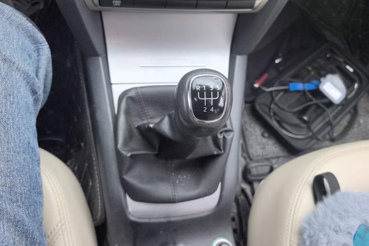 Used Skoda Octavia 2015 Classic Model 1.6L Manual Yijie Edition Gear Lever