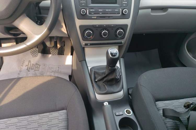 Used Skoda Octavia 2015 Classic Model 1.6L Manual Eado Version Gear Lever