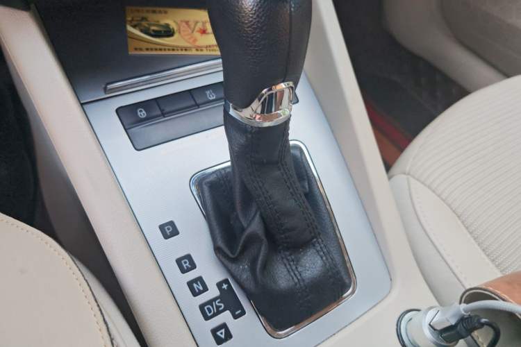 Used Skoda Octavia 2015 1.6L Automatic Yijie Edition Gear Lever