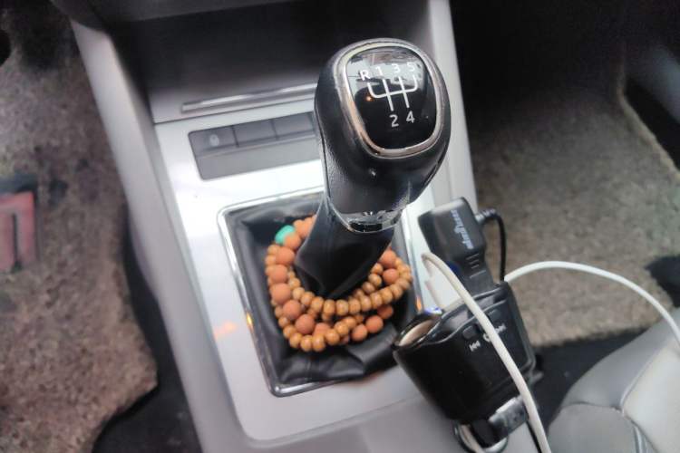 Used Skoda Octavia 2015 1.6L Manual Yijie Edition Gear Lever