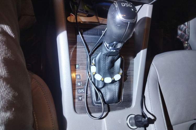 Used Skoda Octavia 2015 1.4TSI DSG Yijun Edition Gear Lever