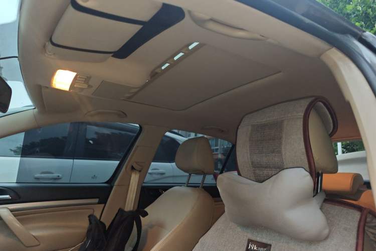 Used Skoda Octavia 2015 Classic Model 1.6L Automatic Yijie Version Headliner