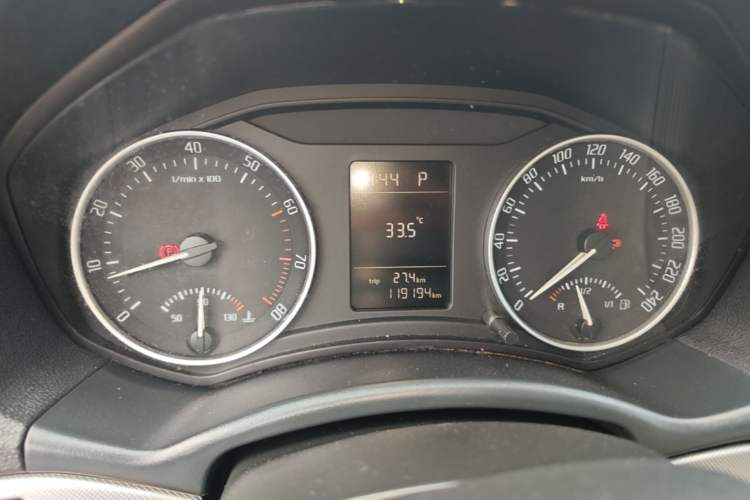 Used Skoda Octavia 2015 Classic Model 1.6L Automatic Yijie Version Instrument Cluster