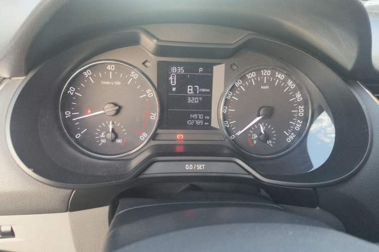 Used Skoda Octavia 2015 1.6L Automatic Yijie Edition Instrument Cluster