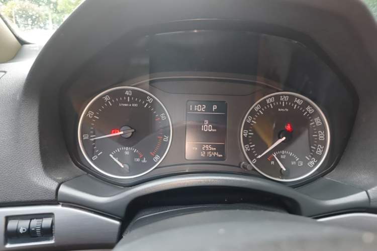 Used Skoda Octavia 2015 Classic Model 1.6L Automatic Yijie Version Instrument Cluster