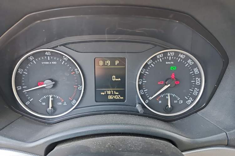 Used Skoda Octavia 2015 Classic Model 1.6L Automatic Yijie Version Instrument Cluster