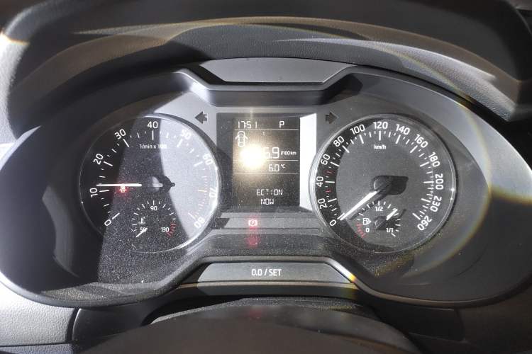 Used Skoda Octavia 2015 1.6L Automatic Yijie Edition Instrument Cluster