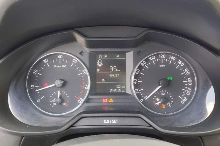 Used Skoda Octavia 2015 1.6L Automatic Yijie Edition Instrument Cluster