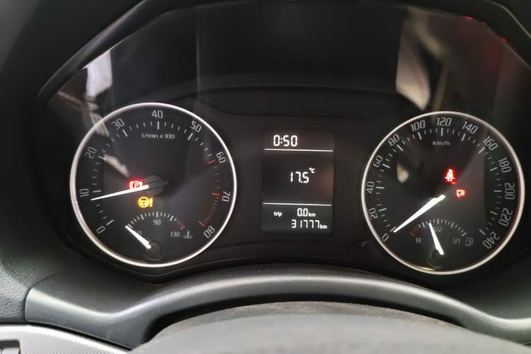 Used Skoda Octavia 2015 Classic Model 1.6L Manual Yijie Edition Instrument Cluster