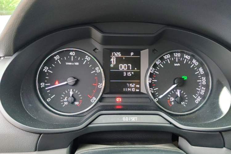Used Skoda Octavia 2015 1.6L Automatic Yijie Edition Instrument Cluster
