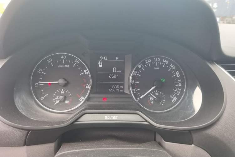 Used Skoda Octavia 2015 1.6L Automatic Yijie Edition Instrument Cluster