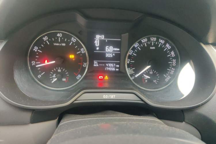 Used Skoda Octavia 2015 1.6L Manual Yijie Edition Instrument Cluster