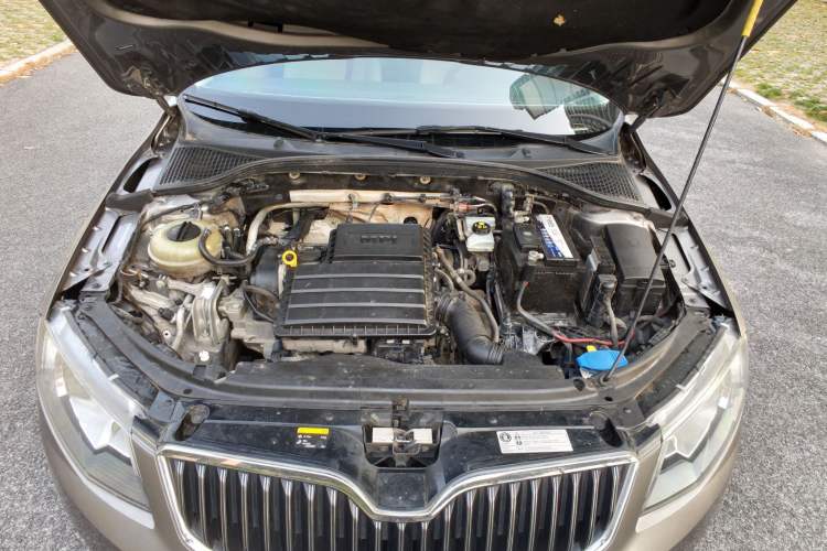 Used Skoda Octavia 2015 1.6L Automatic Yijie Edition Interior 2