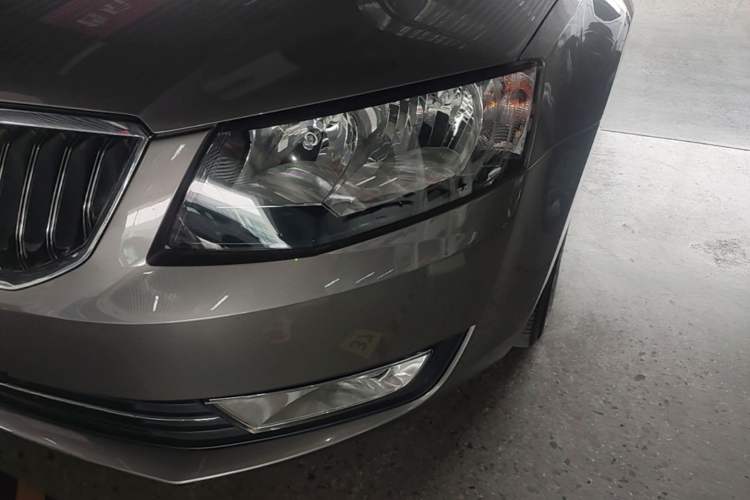 Used Skoda Octavia 2015 1.4TSI DSG Yijun Edition Left Front Headlight