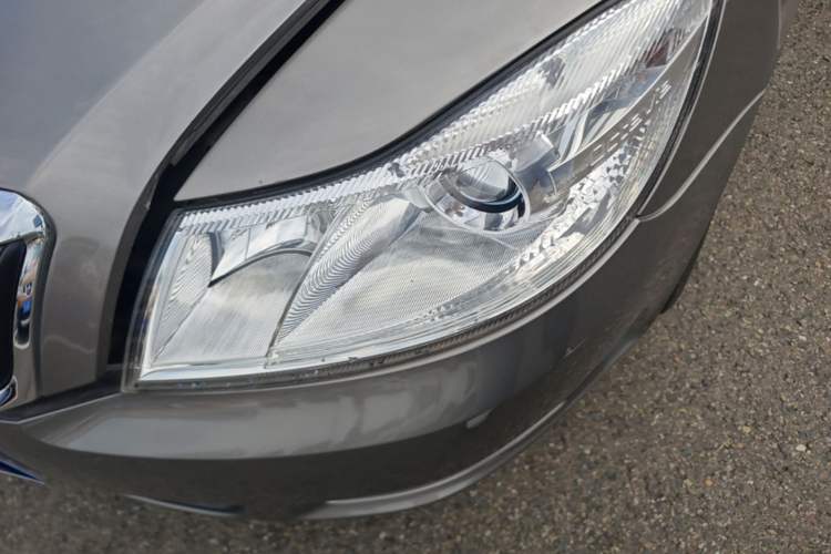 Used Skoda Octavia 2015 Classic Model 1.6L Automatic Yijie Version Left Front Headlight